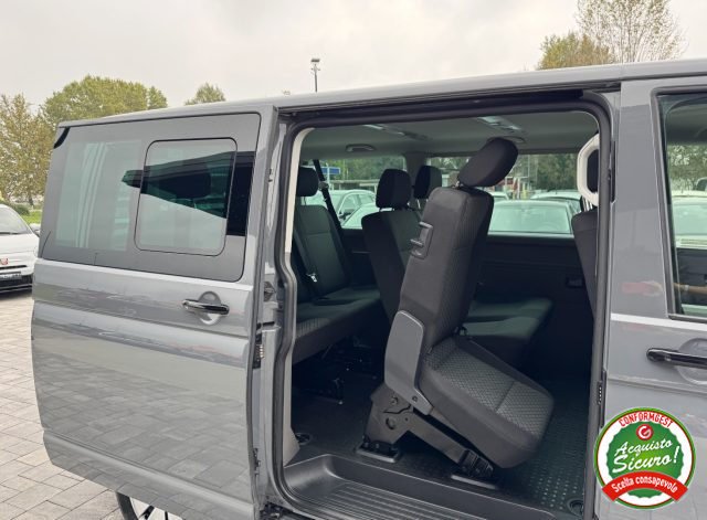VOLKSWAGEN Caravelle usata, con USB