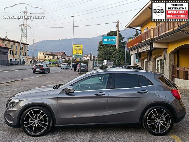 MERCEDES-BENZ GLA 220 usata, con Alzacristalli elettrici