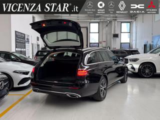MERCEDES-BENZ E 220 usata, con Portellone posteriore elettrico