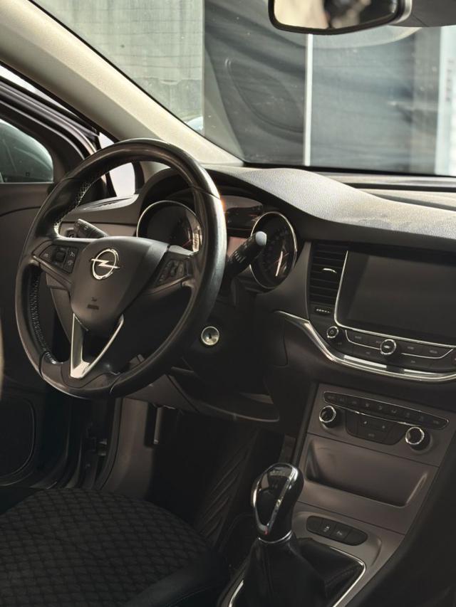 OPEL Astra usata, con Autoradio