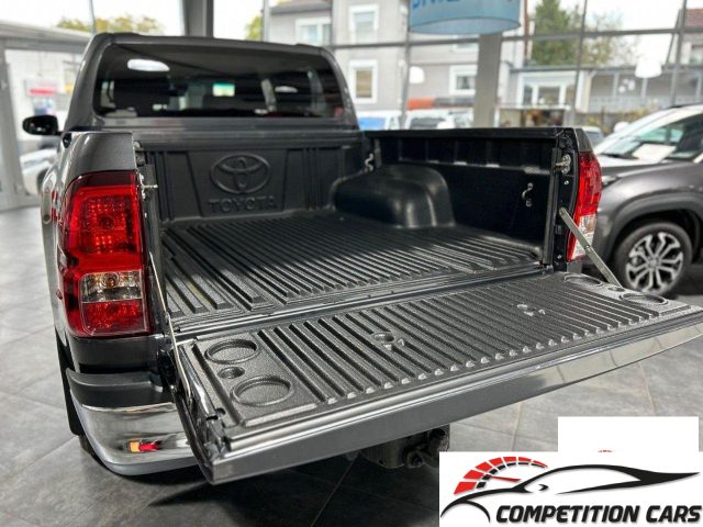 TOYOTA Hilux usata, con Bluetooth