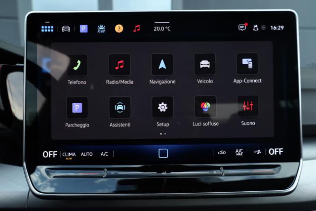 VOLKSWAGEN Golf usata, con Autoradio digitale