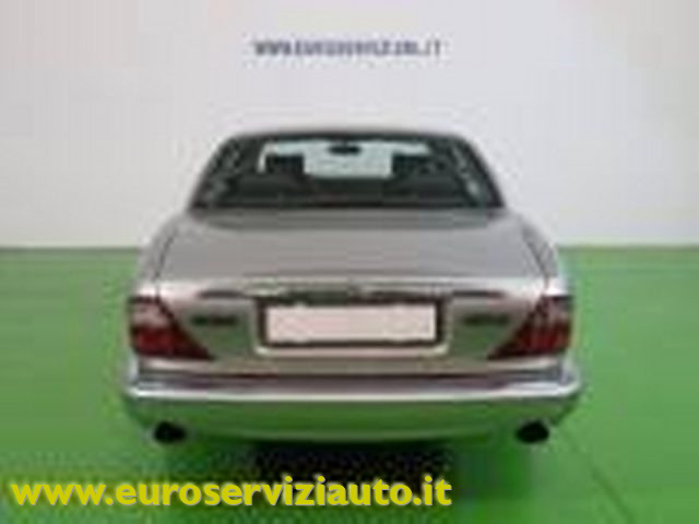 JAGUAR XJ usata, con Autoradio