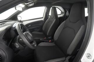 TOYOTA Aygo X usata 8