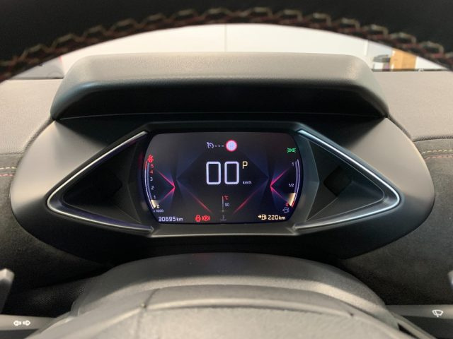 DS AUTOMOBILES DS 3 Crossback usata, con Volante in pelle