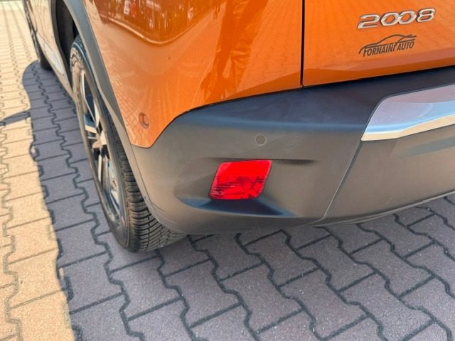 PEUGEOT 2008 usata, con Fari LED