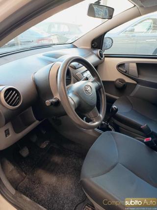 TOYOTA Aygo usata 22