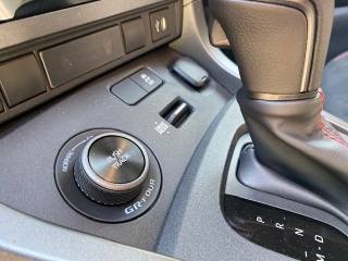 TOYOTA Yaris usata, con USB