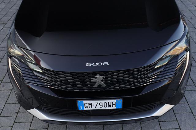 PEUGEOT 5008 usata, con Vetri oscurati
