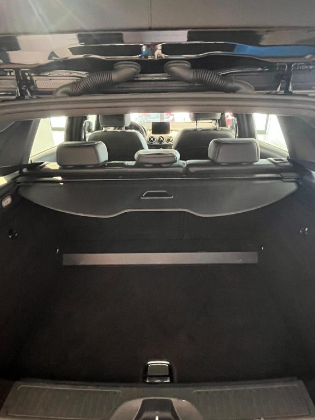 MERCEDES-BENZ B 180 usata, con Boardcomputer