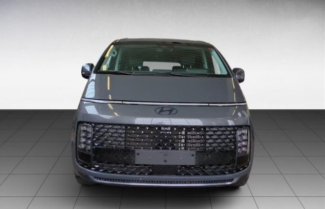 HYUNDAI Staria usata, con Airbag