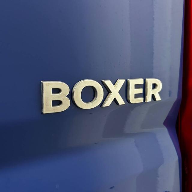 PEUGEOT Boxer usata, con Hill holder