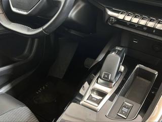 PEUGEOT 3008 usata, con Leve al volante