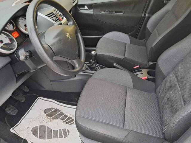 PEUGEOT 207 usata, con Sedile posteriore sdoppiato