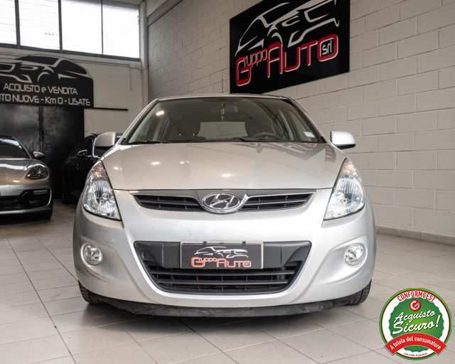 HYUNDAI i20 usata, con Airbag