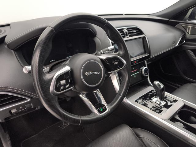 JAGUAR XE usata, con Climatizzatore