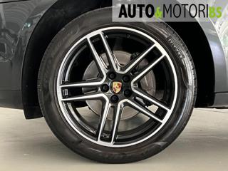 PORSCHE Macan usata, con Boardcomputer