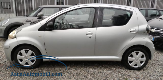 TOYOTA Aygo usata, con Autoradio