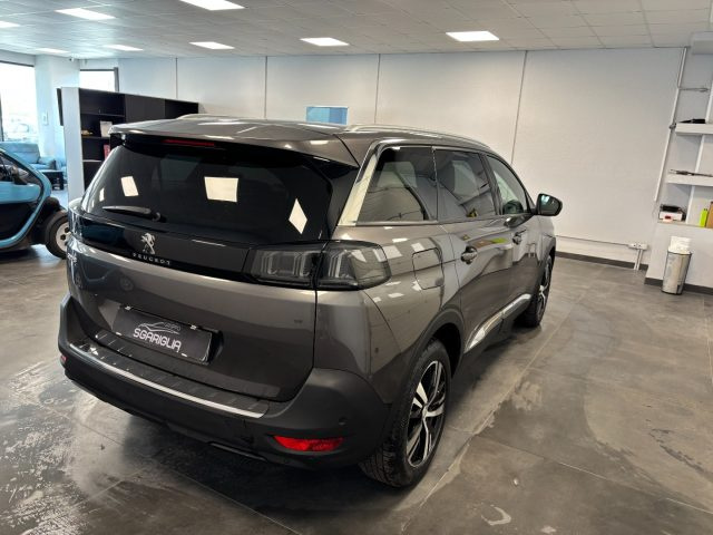 PEUGEOT 5008 usata, con Luci diurne