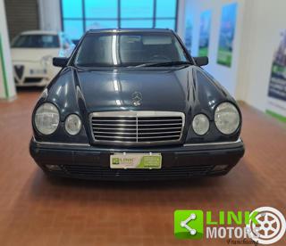 MERCEDES-BENZ E 200 usata, con Airbag
