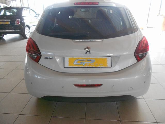 PEUGEOT 208 usata, con Alzacristalli elettrici