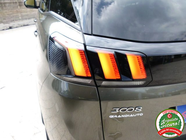 PEUGEOT 3008 usata, con Sensore di luce