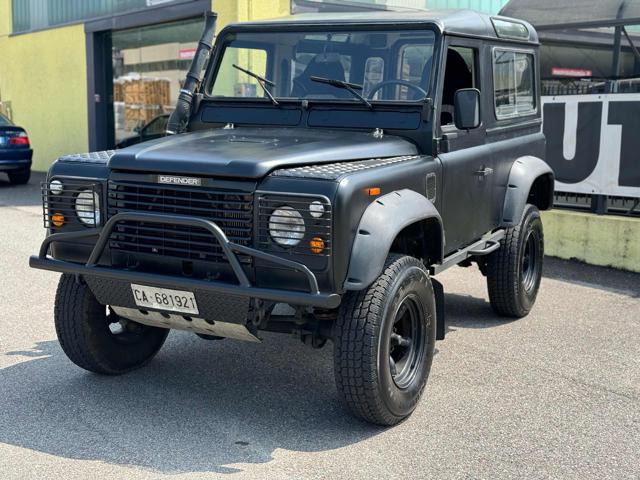 LAND ROVER Defender usata 1