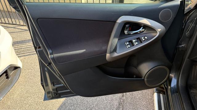 TOYOTA RAV 4 usata, con Servosterzo