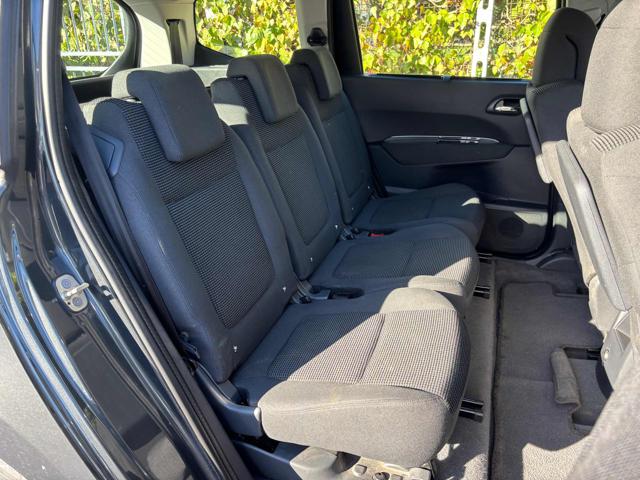 PEUGEOT 5008 usata, con Lettore CD