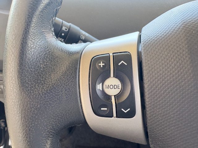 TOYOTA Yaris usata, con Luci diurne