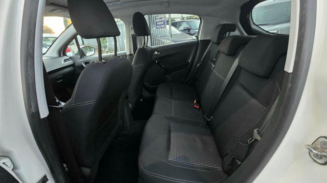 PEUGEOT 208 usata, con Volante in pelle