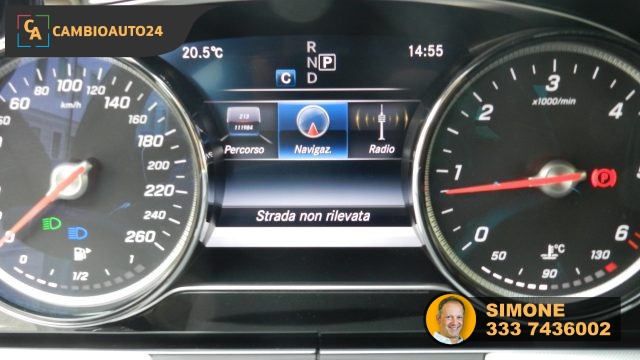 MERCEDES-BENZ E 220 usata, con Luci diurne LED