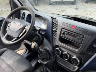 IVECO Daily usata, con Controllo automatico clima