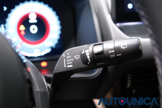NISSAN Qashqai usata, con Fari LED