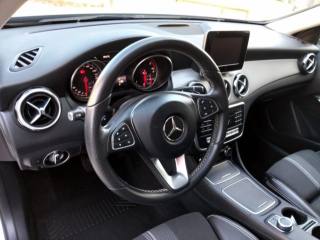 MERCEDES-BENZ GLA 180 usata, con Cronologia tagliandi