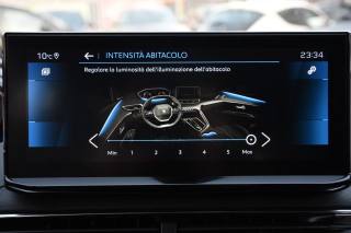 PEUGEOT 3008 usata, con Leve al volante
