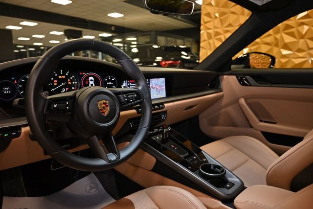 PORSCHE 992 usata 43