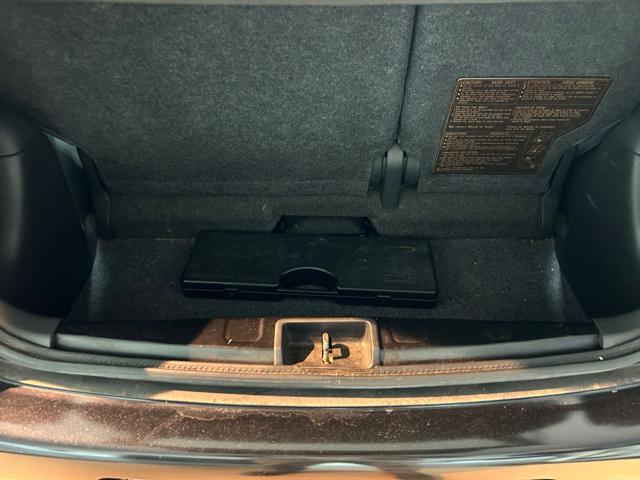 TOYOTA Yaris usata, con Specchietti laterali elettrici