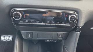 TOYOTA Yaris usata, con Sedili riscaldati