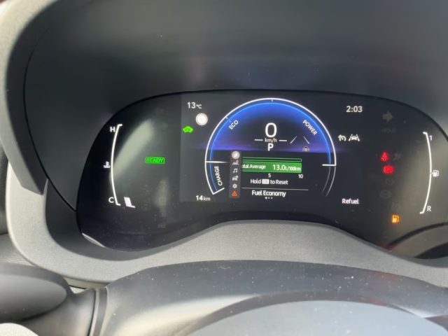 TOYOTA Yaris Cross usata, con Controllo automatico clima