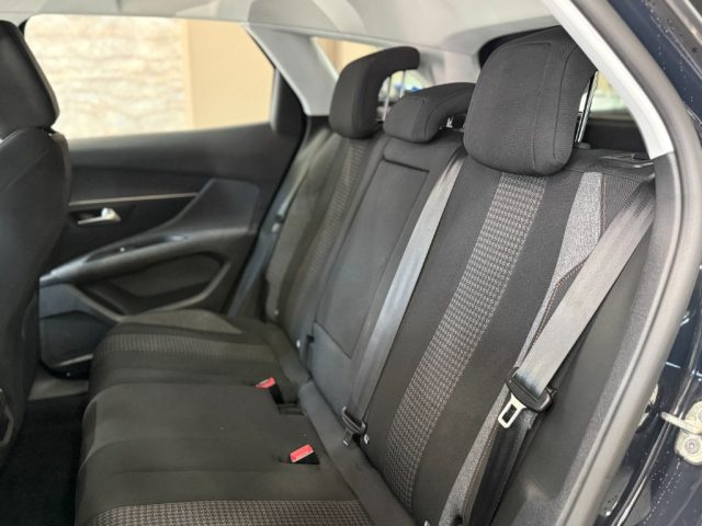 PEUGEOT 3008 usata, con USB