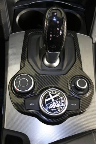 ALFA ROMEO Stelvio usata, con Portellone posteriore elettrico