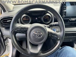 TOYOTA Yaris usata, con Fari LED