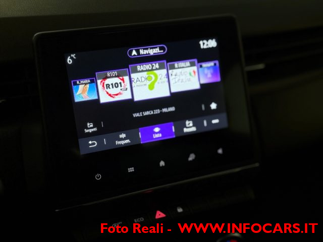 RENAULT Clio usata, con Touch screen
