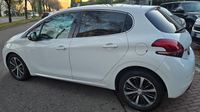 PEUGEOT 208 usata, con Airbag Passeggero