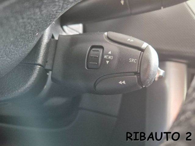 PEUGEOT 207 usata, con Airbag testa