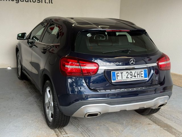 MERCEDES-BENZ GLA 200 usata, con Chiusura centralizzata