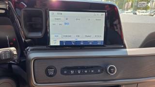 FORD Tourneo Courier usata, con Volante in pelle