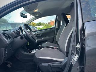 TOYOTA Aygo usata, con Airbag testa