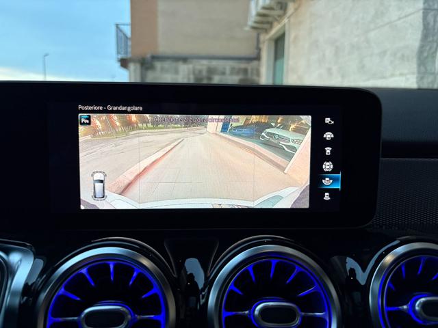 MERCEDES-BENZ GLB 200 usata, con Interni in pelle